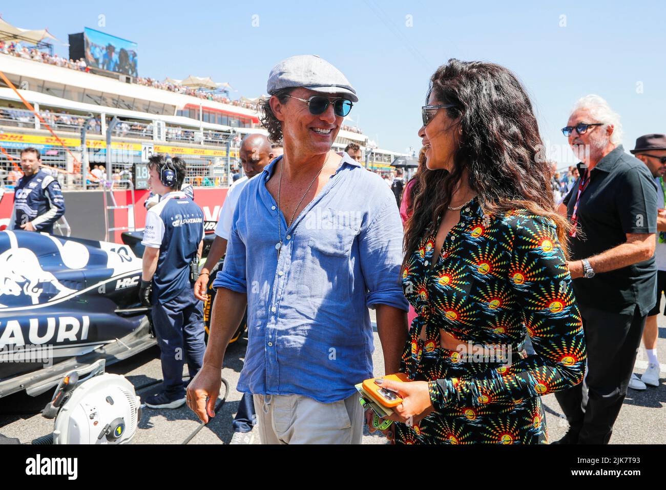 Matthew McConaughey (Etats-Unis) avec Camila Alves McConaughey, Grand Prix de France F1 au circuit Paul Ricard sur 24 juillet 2022 au Castellet, France. (Photo par DEUX HAUTS) Banque D'Images