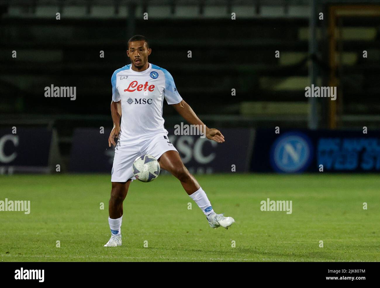 31st juillet 2022 ; Stade Patin, Castel Di Sangro, Italie ; football pré-adapté à la mer, SSC Napoli contre RCD Mallorca: Juan Jesus de Napoli Banque D'Images