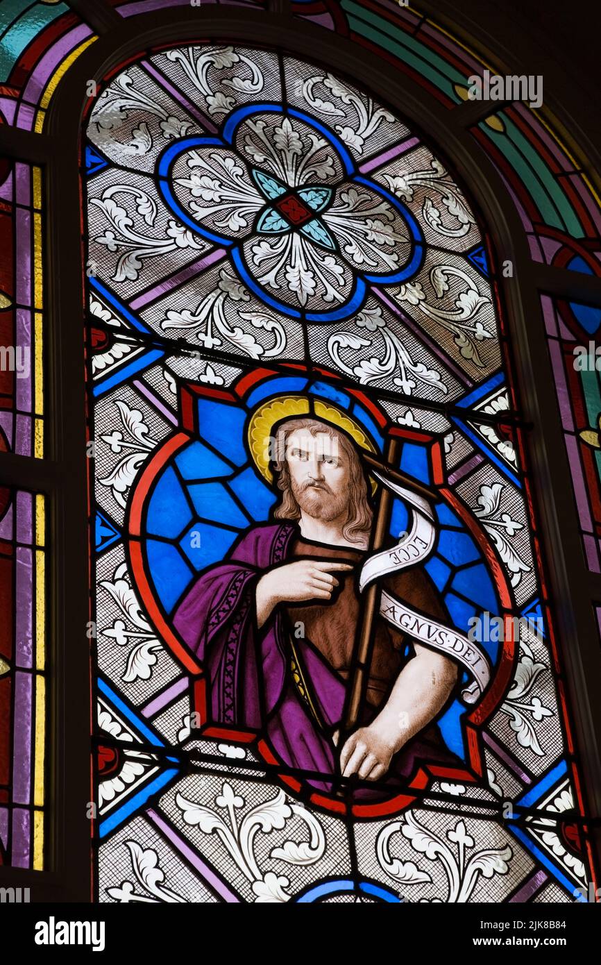 Vitraux décorés de personnalités religieuses, église Saint-François-de-Sales, Laval, Québec, Canada Banque D'Images