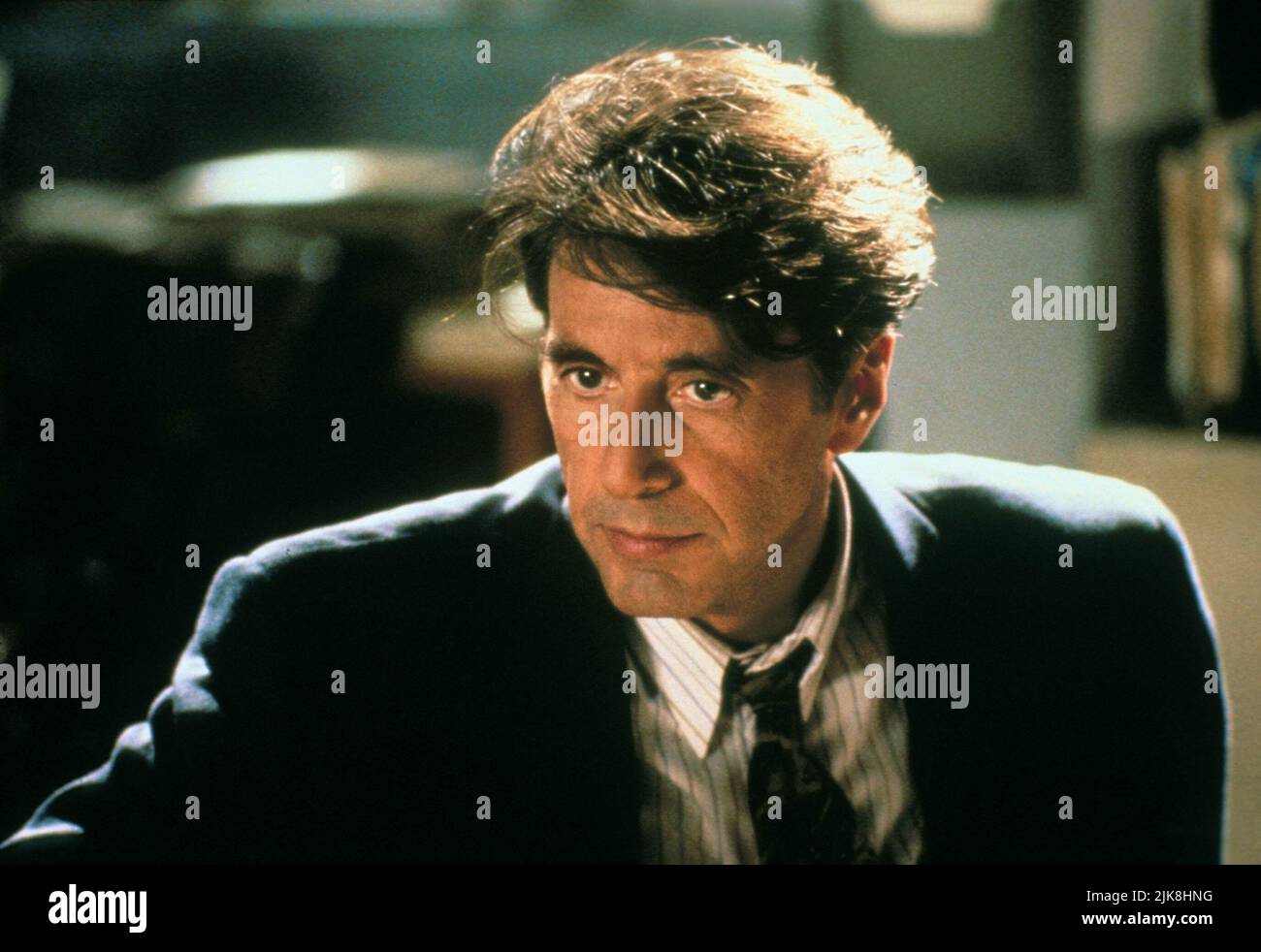 Al Pacino film: Glengarry Glen Ross (USA 1992) personnages: Ricky Roma Directeur: James Foley 10 septembre 1992 **AVERTISSEMENT** cette photographie est à usage éditorial exclusif et est le droit d'auteur d'UN NOUVEAU CINÉMA DE LIGNE et/ou le photographe assigné par la Société de film ou de production et ne peut être reproduite que par des publications dans le cadre de la promotion du film ci-dessus. Un crédit obligatoire pour UNE NOUVELLE LIGNE DE CINÉMA est requis. Le photographe doit également être crédité lorsqu'il est connu. Aucune utilisation commerciale ne peut être accordée sans l'autorisation écrite de la Société du film. Banque D'Images