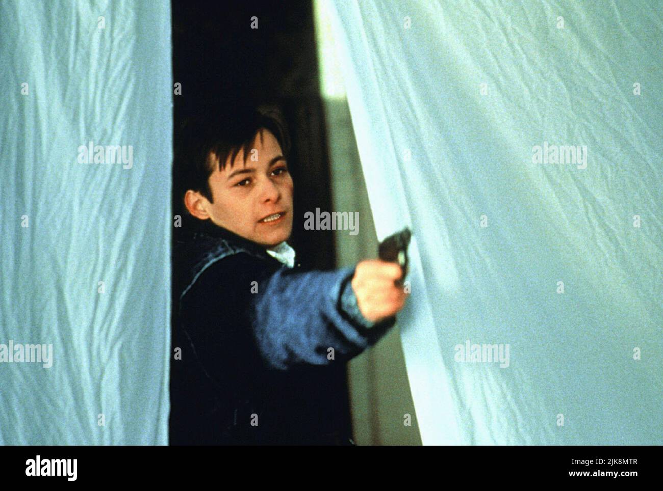 Edward Furlong film Little Odessa (1994) personnages : Reuben Shapira réalisateur : James Gray 02 septembre 1994 **AVERTISSEMENT** cette photographie est à usage éditorial seulement et est la propriété de NEW LINE et/ou du photographe désigné par la société de production et ne peut être reproduite que par des publications en liaison avec la promotion du film ci-dessus. Un crédit obligatoire pour LA NOUVELLE LIGNE est requis. Le photographe doit également être crédité lorsqu'il est connu. Aucune utilisation commerciale ne peut être accordée sans autorisation écrite de The film Company. Banque D'Images
