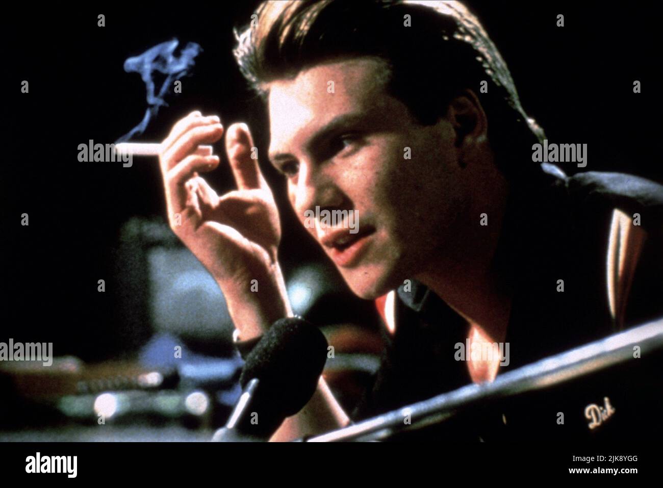 Christian Slater film: Pump Up the Volume (1994) caractères: Mark Hunter (Hard Harry Director: Allan Moyle 22 août 1990 **AVERTISSEMENT** cette photographie est à usage éditorial exclusif et est le droit d'auteur d'UN NOUVEAU CINÉMA DE LIGNE et/ou du photographe assigné par la Société de film ou de production et ne peut être reproduite que par des publications dans le cadre de la promotion du film ci-dessus. Un crédit obligatoire pour UNE NOUVELLE LIGNE DE CINÉMA est requis. Le photographe doit également être crédité lorsqu'il est connu. Aucune utilisation commerciale ne peut être accordée sans l'autorisation écrite de la Société du film. Banque D'Images