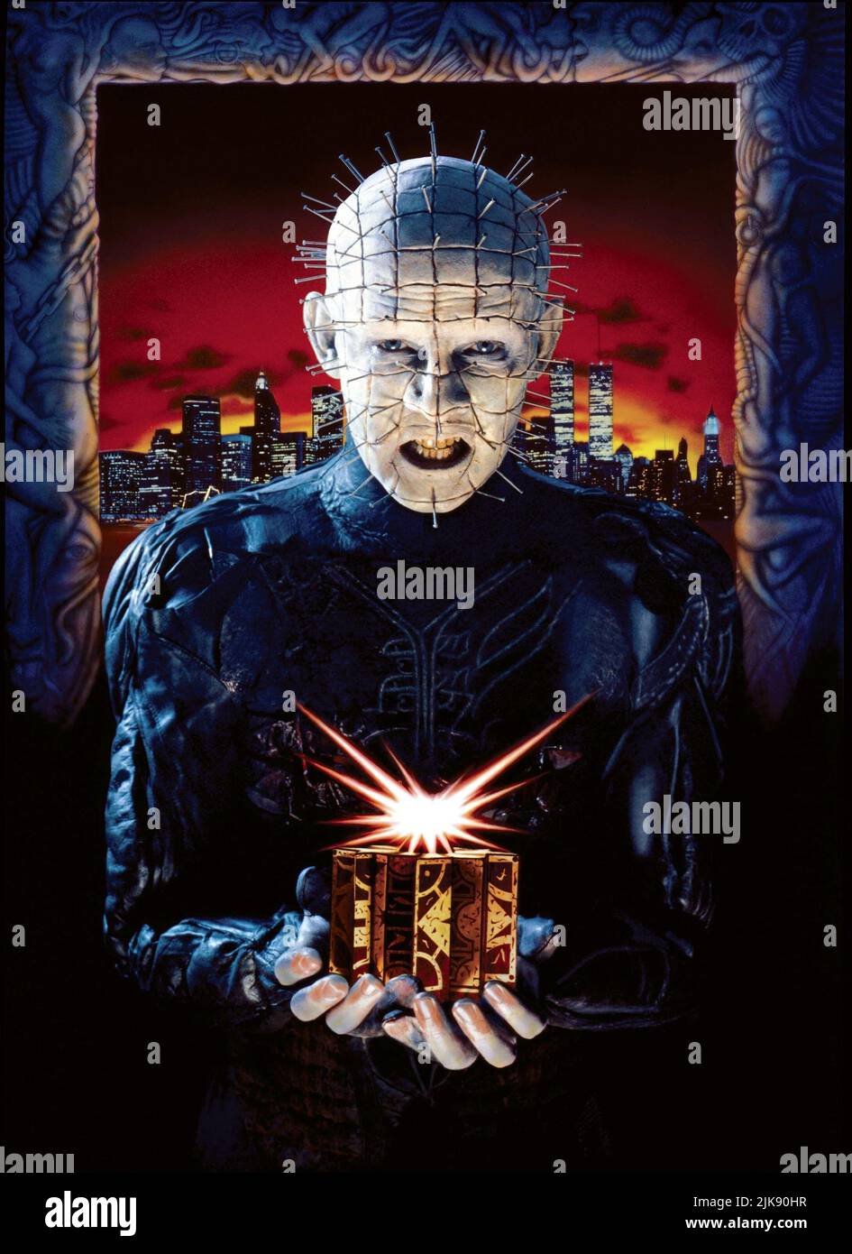 Doug Bradley film: Hellraiser III: Hell on Earth (USA/CAN 1992) personnages: Pinhead Directeur: Anthony Hickox 11 septembre 1992 **AVERTISSEMENT** cette photographie est à usage éditorial exclusif et est le copyright des FILMS DIMENSION et/ou le photographe assigné par la Société de film ou de production et ne peut être reproduite que par des publications dans le cadre de la promotion du film ci-dessus. Un crédit obligatoire pour LES FILMS DIMENSION est requis. Le photographe doit également être crédité lorsqu'il est connu. Aucune utilisation commerciale ne peut être accordée sans l'autorisation écrite de la Société du film. Banque D'Images