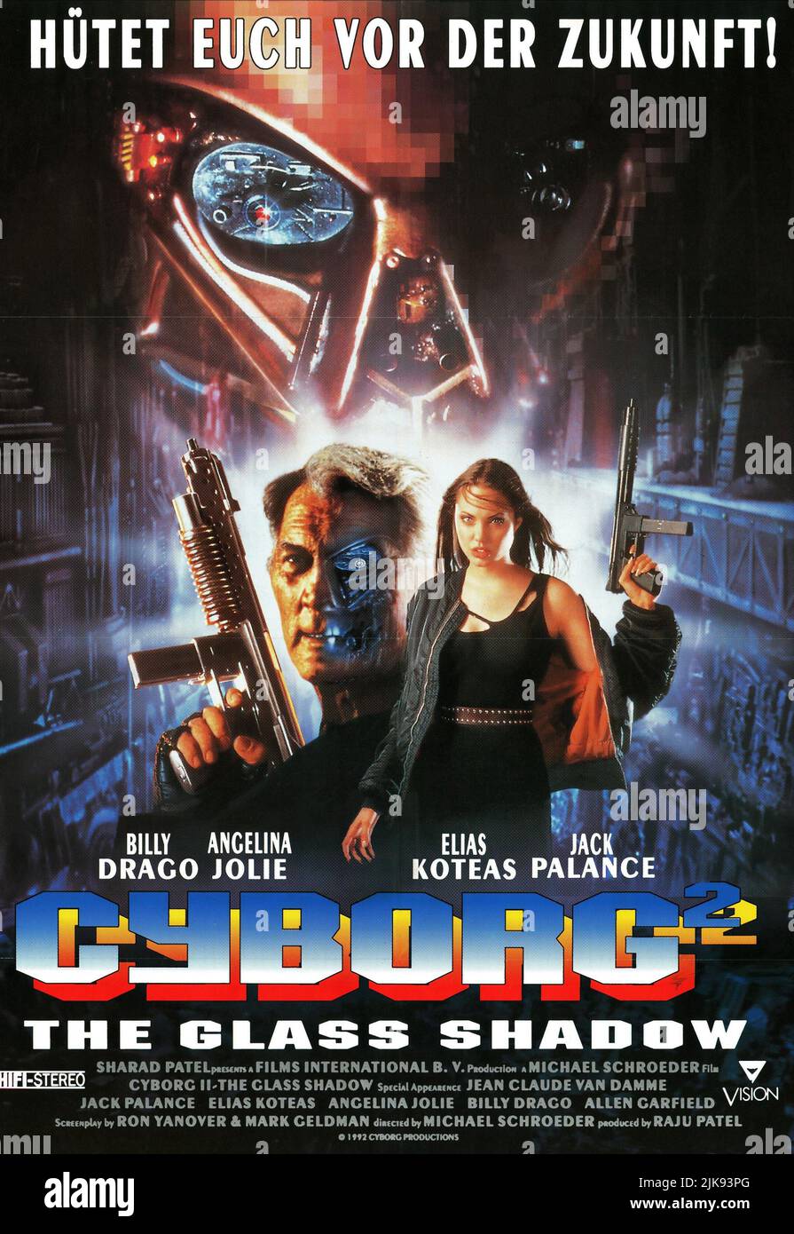 Angelina jolie film Cyborg 2 (1993) personnages : Casella 'Cash' Reese réalisateur : Michael Schroeder 24 novembre 1993 **AVERTISSEMENT** cette photographie est à usage éditorial exclusif et est la propriété de TRIMARK PICTURES et/ou du photographe désigné par le film ou la société de production et ne peut être reproduite que par des publications en liaison avec la promotion du film ci-dessus. Un crédit obligatoire pour TRIMARK PICTURES est requis. Le photographe doit également être crédité lorsqu'il est connu. Aucune utilisation commerciale ne peut être accordée sans autorisation écrite de The film Company. Banque D'Images