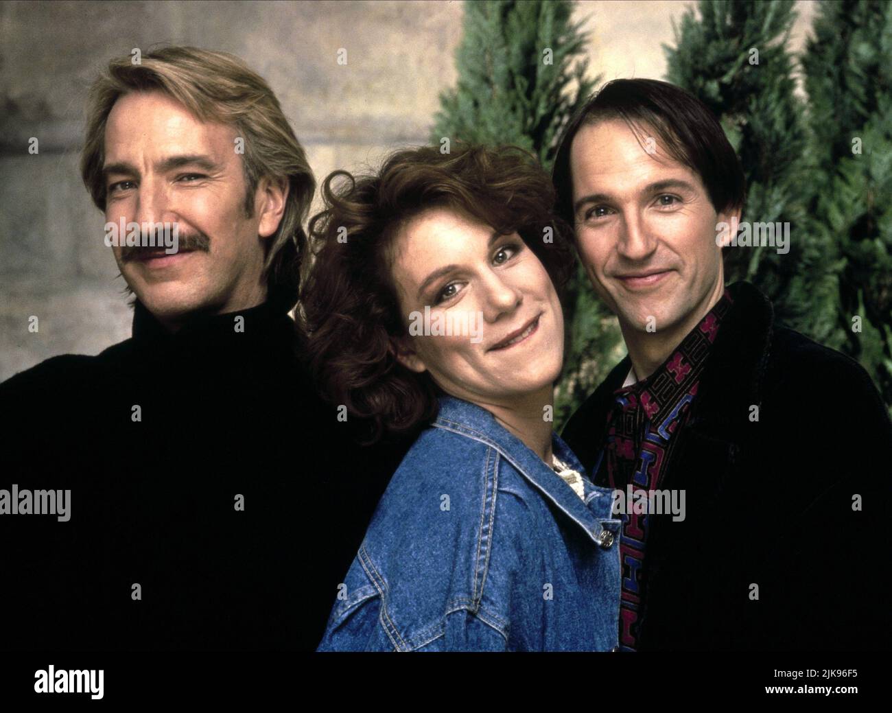 Alan Rickman, Juliet Stevenson & Michael Maloney film Truly Madly Deep (UK 1990) personnages : Jamie,Nina & Mark réalisateur : Anthony Minghella 10 novembre 1990 **AVERTISSEMENT** cette photographie est réservée à un usage éditorial et est la propriété de la BBC et/ou du photographe assigné par The film or production Company et ne peut être reproduite que par des publications en liaison avec la promotion du film ci-dessus. Un crédit obligatoire à BBC est requis. Le photographe doit également être crédité lorsqu'il est connu. Aucune utilisation commerciale ne peut être accordée sans autorisation écrite de The film Company. Banque D'Images