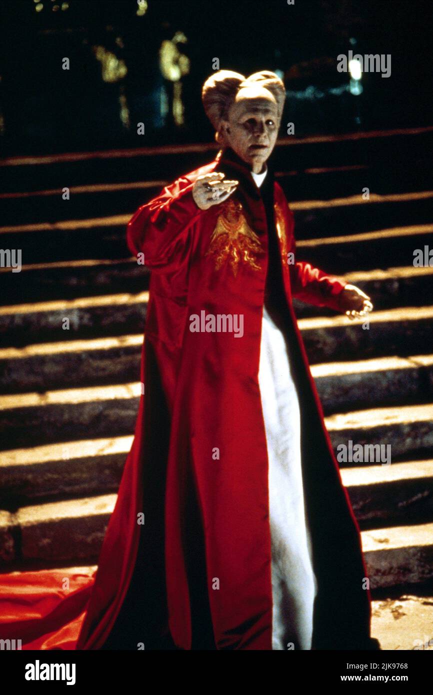 Gary Oldman film: Dracula; Bram Stoker'S Dracula (USA 1992) personnages: Dracula / Literaturverfilmung (basé sur le livre de Bram Stoker) Directeur: Francis Ford Coppola 13 novembre 1992 **AVERTISSEMENT** cette photographie est destinée à un usage éditorial exclusif et est protégée par les droits d'auteur de COLUMBIA et/ou du photographe assigné par la Société de film ou de production et ne peut être reproduite que par des publications dans le cadre de la promotion du film ci-dessus. Un crédit obligatoire pour LA COLOMBIE est requis. Le photographe doit également être crédité lorsqu'il est connu. Aucune utilisation commerciale ne peut être accordée sans l'autorisation écrite de TH Banque D'Images