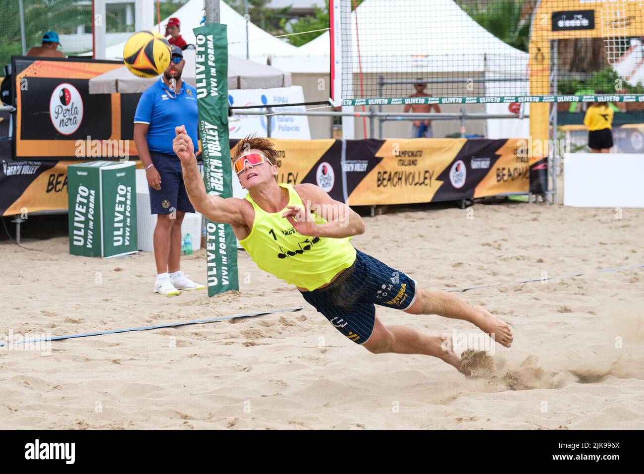 Termoli, Campobasso, Italie. 30th juillet 2022. Simone Taranto au 1st jour du championnat italien Beach Volleyball à Termoli (CB) - Italie (Credit image: © Elena Vizoca/Pacific Press via ZUMA Press Wire) Banque D'Images