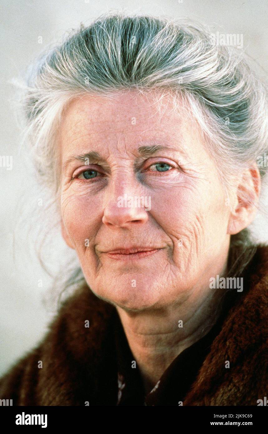 Phyllida Law film The Winter Guest (UK/USA 1997) personnages : Elspeth réalisateur : Alan Rickman 28 août 1997 **AVERTISSEMENT** cette photographie est réservée à un usage éditorial et est protégée par les droits d'auteur de CHANNEL FOUR films et/ou du photographe désigné par The film or production Company et ne peut être reproduite que par des publications dans le cadre de la promotion du film ci-dessus. Un crédit obligatoire pour DIFFUSER QUATRE films est requis. Le photographe doit également être crédité lorsqu'il est connu. Aucune utilisation commerciale ne peut être accordée sans autorisation écrite de The film Company. Banque D'Images