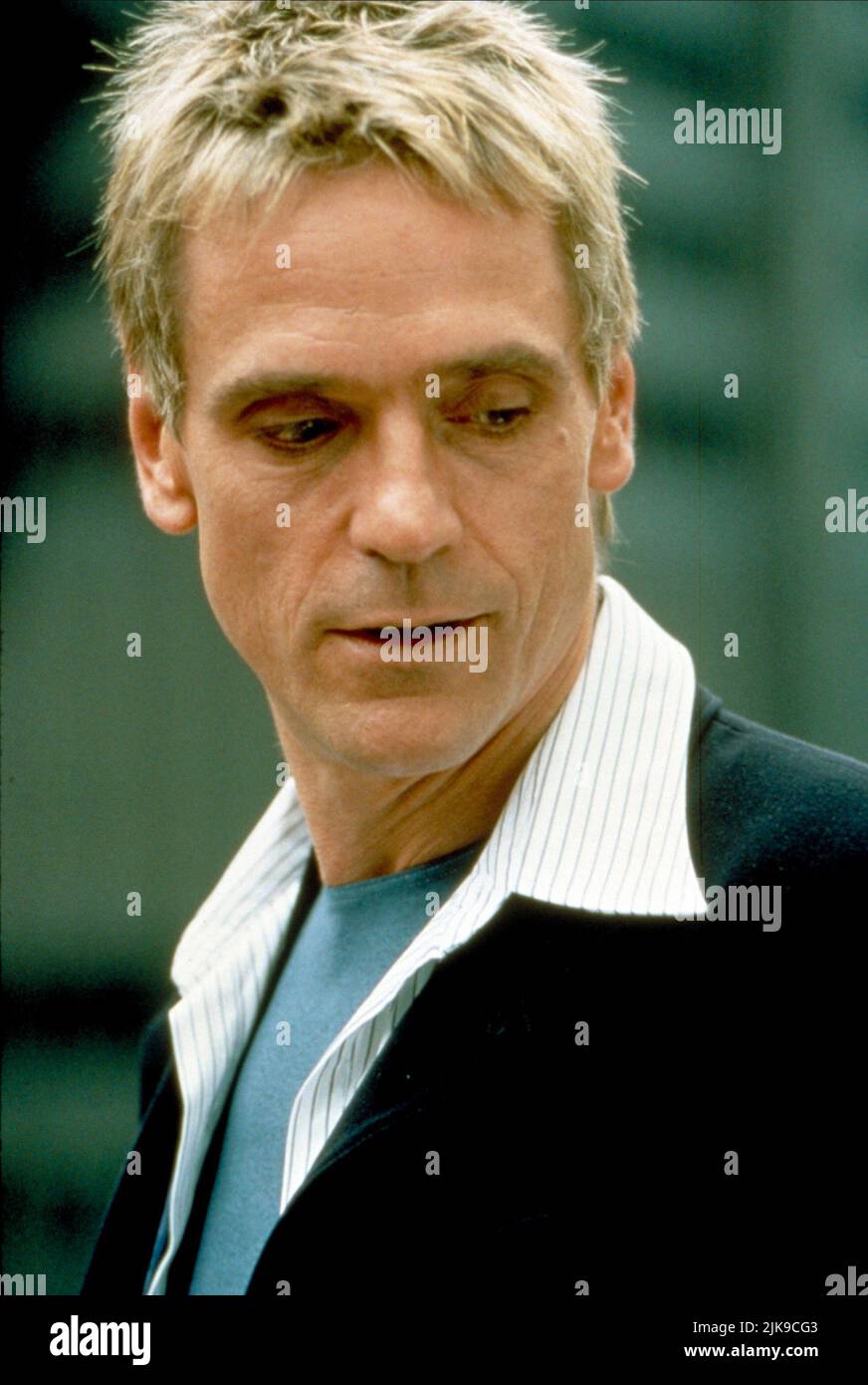 Jeremy irons film Die Hard : With A Vengeance ; Die Hard 3 (USA 1995) personnages : Simon Gruber réalisateur : John McTiernan 15 mai 1995 **AVERTISSEMENT** cette photographie est à usage éditorial exclusif et est la propriété de 20TH CENTURY FOX et/ou du photographe désigné par The film or production Company et ne peut être reproduite que par des publications dans le cadre de la promotion du film ci-dessus. Un crédit obligatoire pour 20TH CENTURY FOX est requis. Le photographe doit également être crédité lorsqu'il est connu. Aucune utilisation commerciale ne peut être accordée sans autorisation écrite de The film Company. Banque D'Images