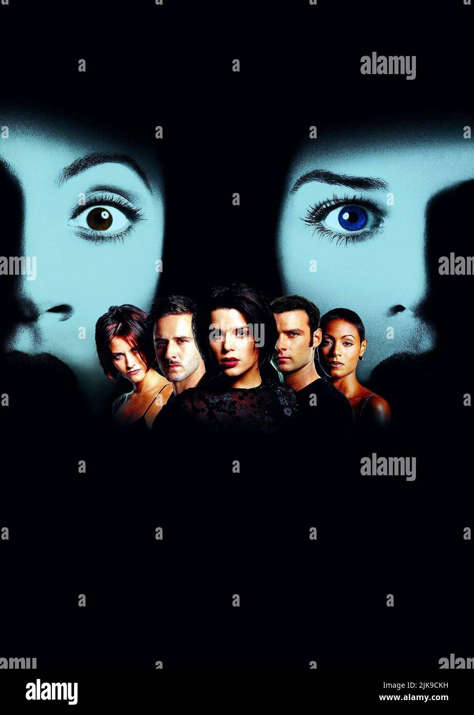 Courteney Cox, David Arquette, Neve Campbell, Jerry O'Connell, Jada Pinkett Smith film: Scream 2 (USA 1997) personnages: Gale Weathers,Dwight 'Dewey' Riley,Sidney Prescott,Derek Feldman,Maureen Evans Directeur: WES Craven 10 décembre 1997 **AVERTISSEMENT** cette photographie est destinée à un usage éditorial exclusif et est protégée par les droits d'auteur des FILMS DIMENSION et/ou du photographe attribué par la Société de film ou de production et ne peut être reproduite que par des publications dans le cadre de la promotion du film ci-dessus. Un crédit obligatoire pour LES FILMS DIMENSION est requis. Le photographe doit également être crédité lorsqu'il est connu. Banque D'Images