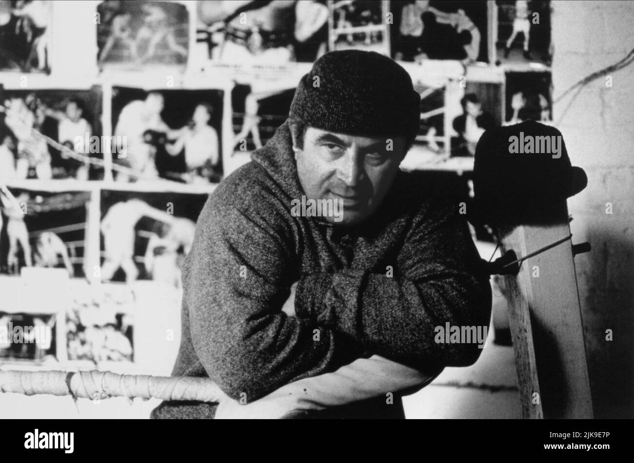 Bob Hoskins film 24 7 : vingt-quatre sept (UK 1997) personnages : Alan Darcy réalisateur : Shane Meadows 31 août 1997 **AVERTISSEMENT** cette photographie est à usage éditorial exclusif et est la propriété de la BBC et/ou du photographe désigné par The film or production Company et ne peut être reproduite que par des publications dans le cadre de la promotion du film ci-dessus. Un crédit obligatoire à BBC est requis. Le photographe doit également être crédité lorsqu'il est connu. Aucune utilisation commerciale ne peut être accordée sans autorisation écrite de The film Company. Banque D'Images