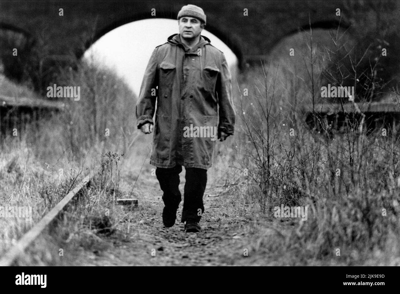 Bob Hoskins film 24 7 : vingt-quatre sept (UK 1997) personnages : Alan Darcy réalisateur : Shane Meadows 31 août 1997 **AVERTISSEMENT** cette photographie est à usage éditorial exclusif et est la propriété de la BBC et/ou du photographe désigné par The film or production Company et ne peut être reproduite que par des publications dans le cadre de la promotion du film ci-dessus. Un crédit obligatoire à BBC est requis. Le photographe doit également être crédité lorsqu'il est connu. Aucune utilisation commerciale ne peut être accordée sans autorisation écrite de The film Company. Banque D'Images