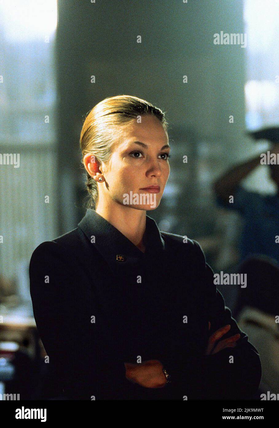 Diane Lane film Murder at 1600 (1997) personnages : agent Nina chance réalisateur : Dwight H. Little 18 avril 1997 **AVERTISSEMENT** cette photographie est à usage éditorial exclusif et est protégée par les droits d'auteur de WARNER BROS et/ou du photographe désigné par The film or production Company et ne peut être reproduite que par des publications en liaison avec la promotion du film ci-dessus. Un crédit obligatoire à WARNER BROS est requis. Le photographe doit également être crédité lorsqu'il est connu. Aucune utilisation commerciale ne peut être accordée sans autorisation écrite de The film Company. Banque D'Images
