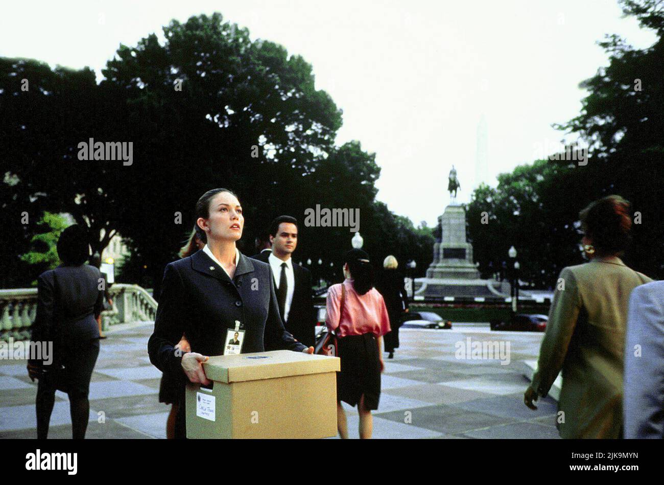 Diane Lane film Murder at 1600 (1997) personnages : agent Nina chance réalisateur : Dwight H. Little 18 avril 1997 **AVERTISSEMENT** cette photographie est à usage éditorial exclusif et est protégée par les droits d'auteur de WARNER BROS et/ou du photographe désigné par The film or production Company et ne peut être reproduite que par des publications en liaison avec la promotion du film ci-dessus. Un crédit obligatoire à WARNER BROS est requis. Le photographe doit également être crédité lorsqu'il est connu. Aucune utilisation commerciale ne peut être accordée sans autorisation écrite de The film Company. Banque D'Images