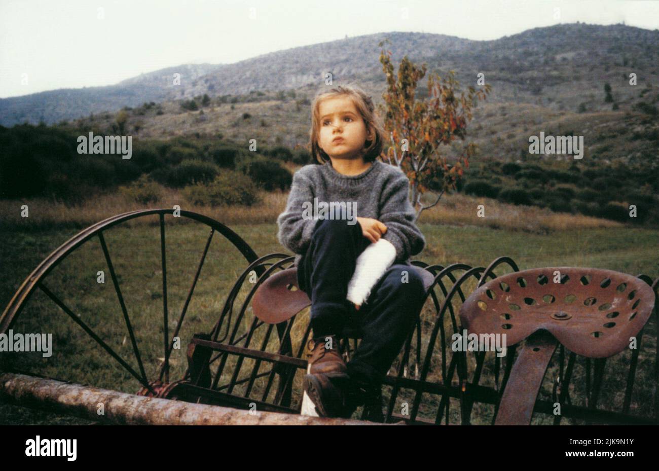 Victoire Thivisol film: Ponette (FR 1996) personnages: Ponette réalisateur: Jacques Doillon 10 septembre 1996 **AVERTISSEMENT** cette photographie est à usage éditorial exclusif et est le droit d'auteur de CANAL+ et/ou du photographe assigné par la Société de film ou de production et ne peut être reproduite que par des publications en conjonction avec la promotion du film ci-dessus. Un crédit obligatoire pour CANAL+ est requis. Le photographe doit également être crédité lorsqu'il est connu. Aucune utilisation commerciale ne peut être accordée sans l'autorisation écrite de la Société du film. Banque D'Images