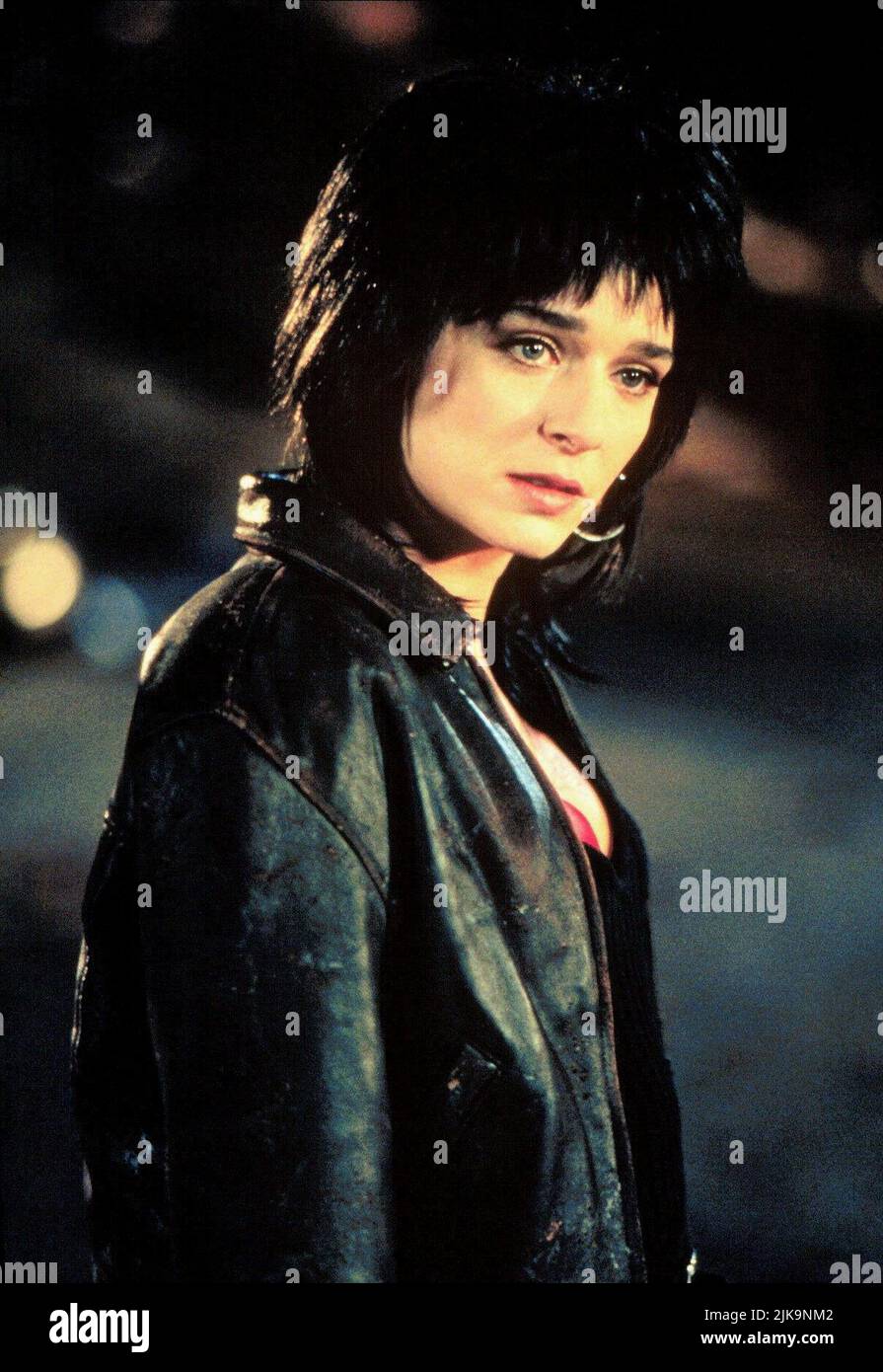 Valeria Golino film Escape from L.A. (USA 1996) personnages : Taslima réalisateur : John Carpenter 09 août 1996 **AVERTISSEMENT** cette photographie est réservée à un usage éditorial et est protégée par les droits d'auteur de PARAMOUNT PICTURES et/ou du photographe désigné par la société de production et ne peut être reproduite que par des publications en liaison avec la promotion du film ci-dessus. Un crédit obligatoire pour LES PHOTOS PARAMOUNT est requis. Le photographe doit également être crédité lorsqu'il est connu. Aucune utilisation commerciale ne peut être accordée sans autorisation écrite de The film Company. Banque D'Images
