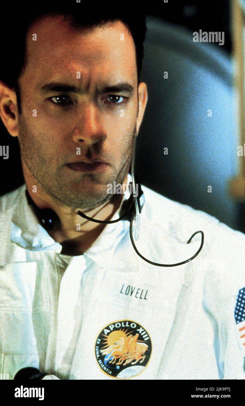 Tom Hanks film: Apollo 13 (USA 1995) personnages: Jim Lovell Directeur: Ron Howard 22 juin 1995 **AVERTISSEMENT** cette photographie est destinée à un usage éditorial exclusif et est le droit d'auteur d'UNIVERSAL et/ou du photographe attribué par la Société de film ou de production et ne peut être reproduite que par des publications en conjonction avec la promotion du film ci-dessus. Un crédit obligatoire pour UNIVERSEL est requis. Le photographe doit également être crédité lorsqu'il est connu. Aucune utilisation commerciale ne peut être accordée sans l'autorisation écrite de la Société du film. Banque D'Images