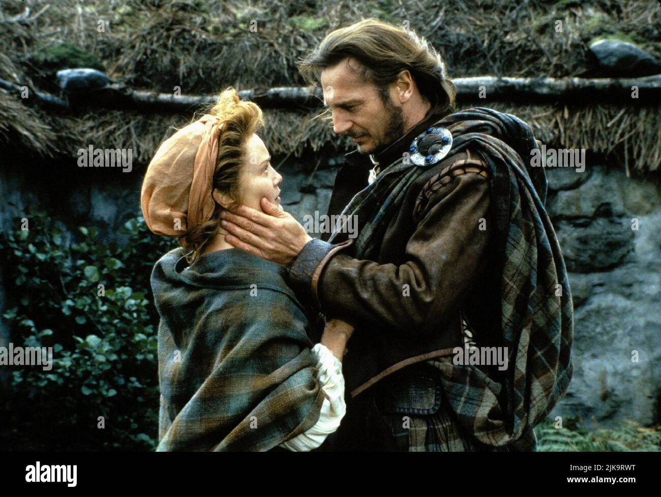 Jessica Lange & Liam Neeson film : Rob Roy (USA/UK 1995) personnages :  Helen Mary MacPherson MacGregor & Robert Roy MacGregor Directeur : Michael  Caton-Jones 05 avril 1995 **AVERTISSEMENT** cette photographie est