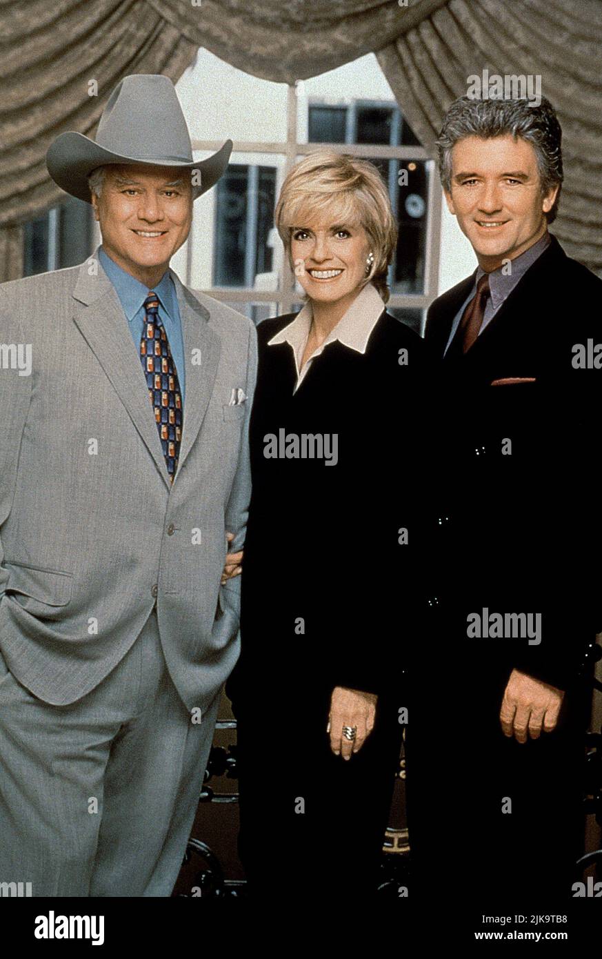 Larry Hagman, Linda Gray et Patrick Duffy Television: Dallas: J.R. Renvoie des caractères (TV-film) : J.R. Ewing, Sue Ellen Shepard Ewing Lockwood, Bobby Ewing USA 1996, Director: Leonard Katzman 15 novembre 1996 **AVERTISSEMENT** cette photographie est destinée à un usage éditorial exclusif et est le copyright de WARNER BROS. LA TÉLÉVISION et/ou le photographe désigné par la Société de film ou de production et ne peut être reproduit que par des publications en conjonction avec la promotion du film ci-dessus. Crédit obligatoire pour WARNER BROS. UN TÉLÉVISEUR est requis. Le photographe doit également être crédité lorsqu'il est connu. Pas de publicité Banque D'Images