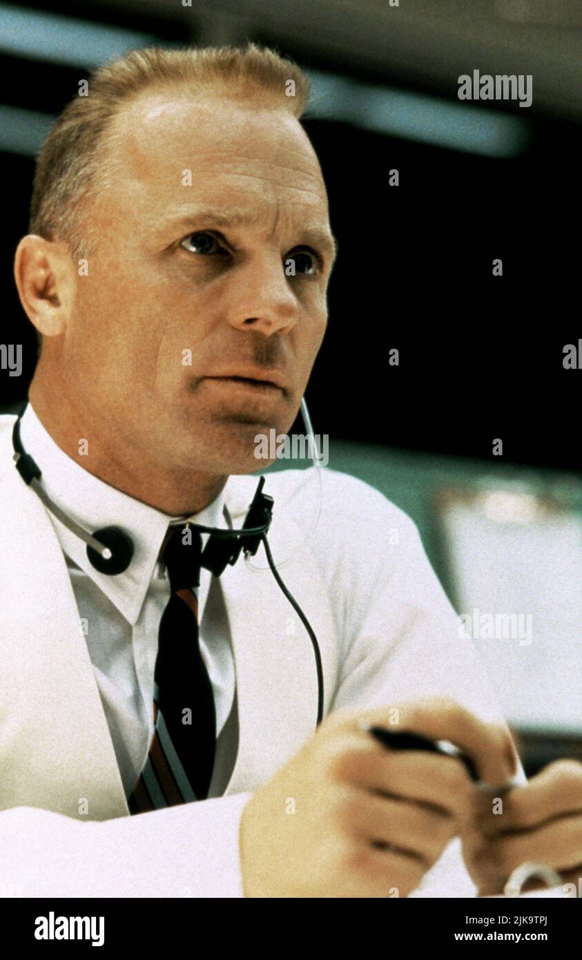 Ed Harris film Apollo 13 (USA 1995) personnages : Gene Kranz réalisateur : Ron Howard 22 juin 1995 **AVERTISSEMENT** cette photographie est réservée à un usage éditorial et est protégée par les droits d'auteur d'UNIVERSAL et/ou du photographe désigné par The film or production Company et ne peut être reproduite que par des publications dans le cadre de la promotion du film ci-dessus. Un crédit obligatoire pour UNIVERSAL est requis. Le photographe doit également être crédité lorsqu'il est connu. Aucune utilisation commerciale ne peut être accordée sans autorisation écrite de The film Company. Banque D'Images