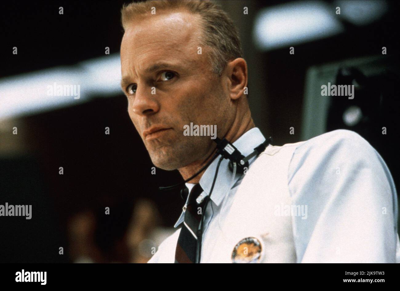 Ed Harris film Apollo 13 (USA 1995) personnages : Gene Kranz réalisateur : Ron Howard 22 juin 1995 **AVERTISSEMENT** cette photographie est réservée à un usage éditorial et est protégée par les droits d'auteur d'UNIVERSAL et/ou du photographe désigné par The film or production Company et ne peut être reproduite que par des publications dans le cadre de la promotion du film ci-dessus. Un crédit obligatoire pour UNIVERSAL est requis. Le photographe doit également être crédité lorsqu'il est connu. Aucune utilisation commerciale ne peut être accordée sans autorisation écrite de The film Company. Banque D'Images