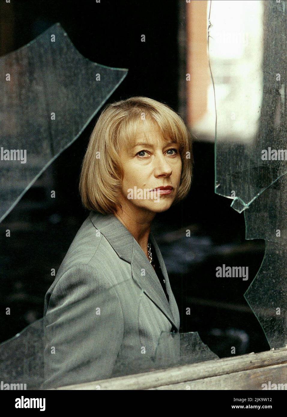 Helen Mirren Television: Premier suspect 5: Erreurs de jugement (TV-ZWAITEILER) personnages: Jane Tennison UK/USA 1996, Directrice: Philip Davis 20 octobre 1996 **AVERTISSEMENT** cette photographie est à usage éditorial exclusif et est le droit d'auteur de GRENADE et/ou le photographe assigné par la Société du film ou de la production et ne peut être reproduite que par des publications dans le cadre de la promotion du film ci-dessus. Un crédit obligatoire pour GRENADE est requis. Le photographe doit également être crédité lorsqu'il est connu. Aucune utilisation commerciale ne peut être accordée sans l'autorisation écrite de la Société du film. Banque D'Images