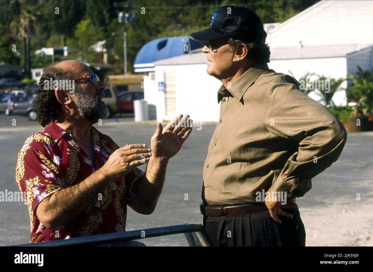 Stuart Margolin et James Garner film: The Rockford Files: Shoot-out at the Golden Pagoda (TV-film) personnages: AVELYN ANGEL MARTIN, JIM ROCKFORD USA 1997, Directeur: Tom Wharmby 21 novembre 1997 **AVERTISSEMENT** cette photographie est destinée à un usage éditorial exclusif et est le droit d'auteur de LA TÉLÉVISION UNIVERSELLE et/ou du photographe assigné par la Société de film ou de production et ne peut être reproduite que par des publications dans le cadre de la promotion du film ci-dessus. Un crédit obligatoire pour LA TÉLÉVISION UNIVERSELLE est requis. Le photographe doit également être crédité lorsqu'il est connu. Aucune utilisation commerciale ne peut être accordée Banque D'Images