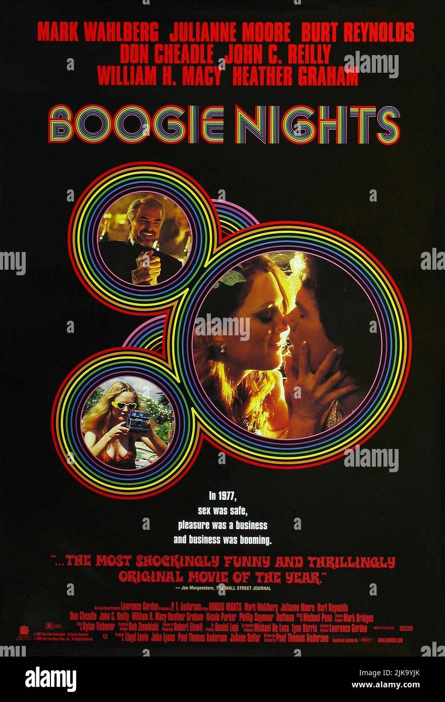 Burt Reynolds, Heather Raham, Julianne Moore et Mark Wahlberg film Poster: Boogie Nights (USA 1997) Directeur : Paul Thomas Anderson 11 septembre 1997 **AVERTISSEMENT** cette photographie est à usage éditorial exclusif et est le droit d'auteur d'UN NOUVEAU CINÉMA DE LIGNE et/ou le photographe assigné par la Société de film ou de production et ne peut être reproduite que par des publications dans le cadre de la promotion du film ci-dessus. Un crédit obligatoire pour UNE NOUVELLE LIGNE DE CINÉMA est requis. Le photographe doit également être crédité lorsqu'il est connu. Aucune utilisation commerciale ne peut être accordée sans l'autorisation écrite de la Société du film. Banque D'Images