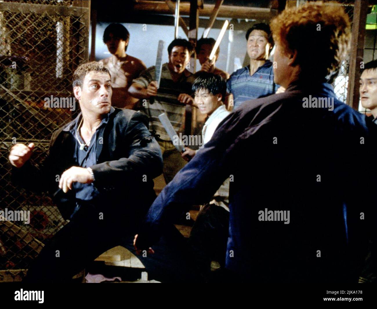 Jean-Claude Van Damme film Knock Off (1995) personnages : Marcus Ray réalisateur : Hark Tsui 17 juillet 1998 **AVERTISSEMENT** cette photographie est réservée à un usage éditorial et est la propriété de TRISTAR et/ou du photographe désigné par le film ou la société de production et ne peut être reproduite que par des publications en liaison avec la promotion du film ci-dessus. Un crédit obligatoire pour TRISTAR est requis. Le photographe doit également être crédité lorsqu'il est connu. Aucune utilisation commerciale ne peut être accordée sans autorisation écrite de The film Company. Banque D'Images