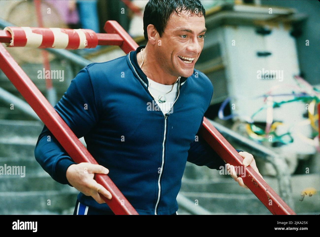 Jean-Claude Van Damme film Knock Off (1998) personnages : Marcus Ray réalisateur : Hark Tsui 17 juillet 1998 **AVERTISSEMENT** cette photographie est réservée à un usage éditorial et est la propriété de TRISTAR et/ou du photographe désigné par le film ou la société de production et ne peut être reproduite que par des publications en liaison avec la promotion du film ci-dessus. Un crédit obligatoire pour TRISTAR est requis. Le photographe doit également être crédité lorsqu'il est connu. Aucune utilisation commerciale ne peut être accordée sans autorisation écrite de The film Company. Banque D'Images