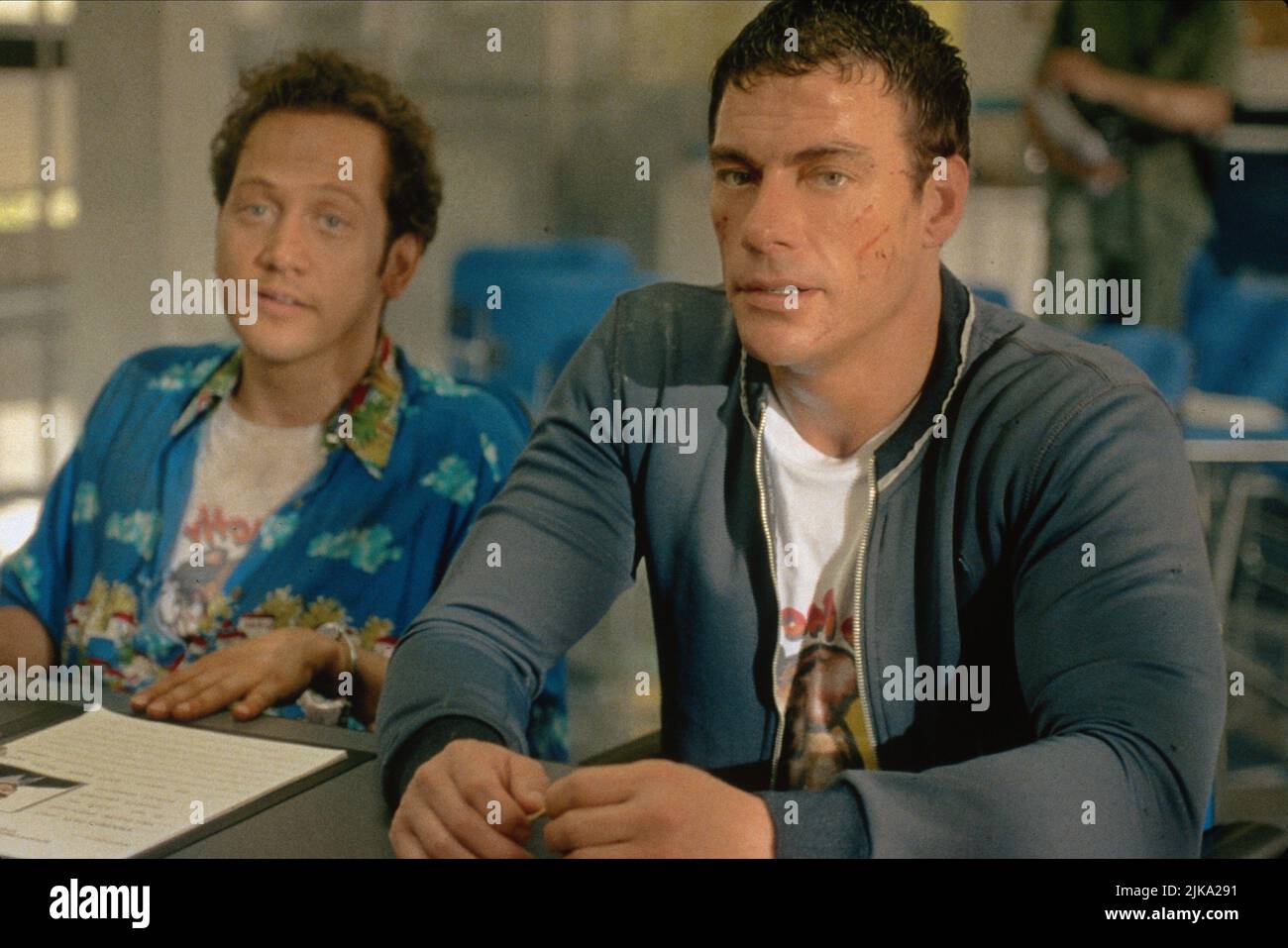 Rob Schneider & Jean-Claude Van Damme film Knock Off (1998) personnages : Tommy Hendricks & Marcus Ray réalisateur : Hark Tsui 17 juillet 1998 **AVERTISSEMENT** cette photographie est réservée à un usage éditorial et est la propriété de TRISTAR et/ou du photographe assigné par la société de production et ne peut être reproduite que par des publications en liaison avec la promotion du film ci-dessus. Un crédit obligatoire pour TRISTAR est requis. Le photographe doit également être crédité lorsqu'il est connu. Aucune utilisation commerciale ne peut être accordée sans autorisation écrite de The film Company. Banque D'Images