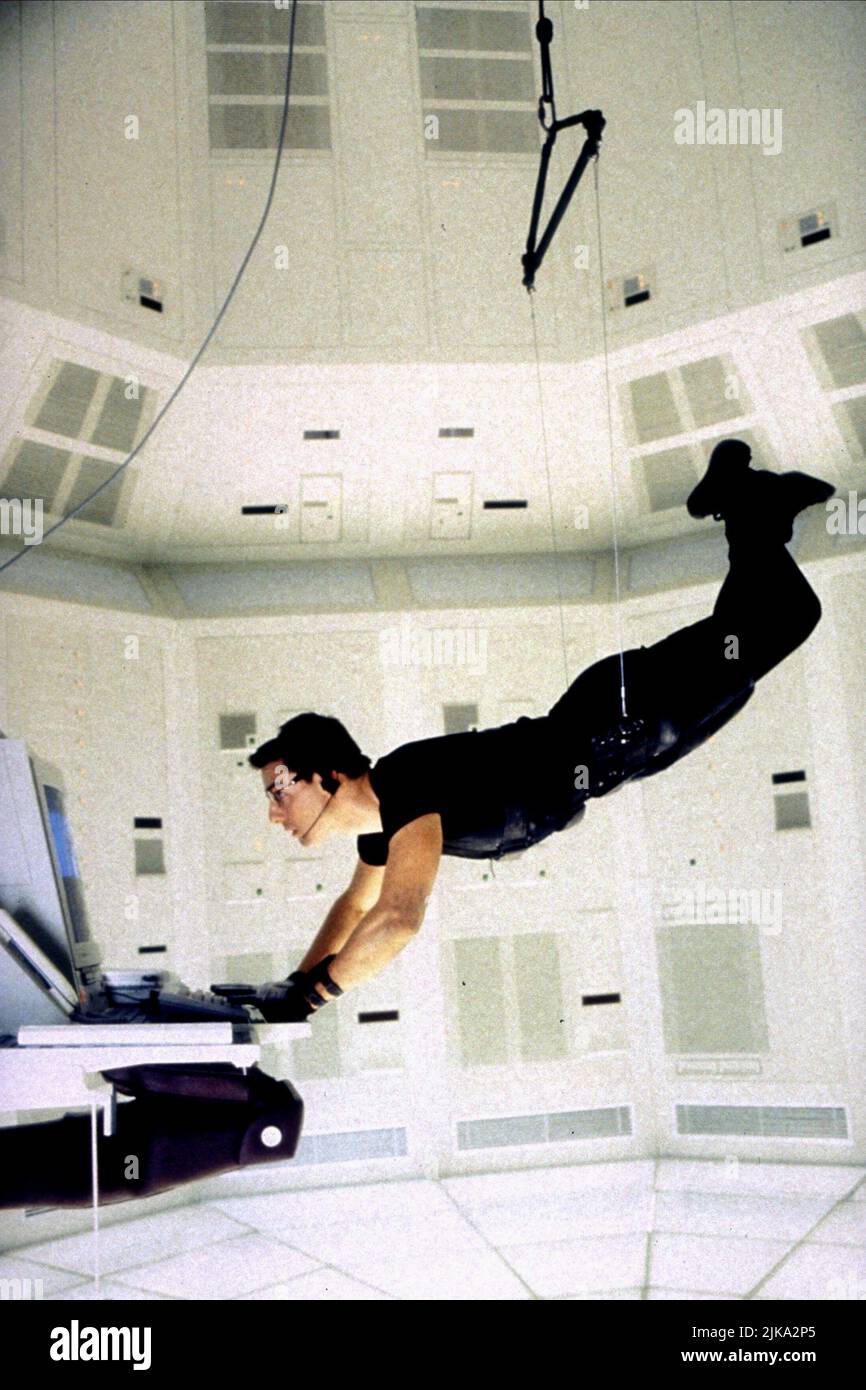 Tom Cruise film Mission : impossible (USA 1996) personnages : Ethan Hunt réalisateur : Brian de Palma 22 mai 1996 **AVERTISSEMENT** cette photographie est à usage éditorial exclusif et est la propriété intellectuelle de PARAMOUNT PICTURES et/ou du photographe désigné par le film ou la société de production et ne peut être reproduite que par des publications en liaison avec la promotion du film ci-dessus. Un crédit obligatoire pour LES PHOTOS PARAMOUNT est requis. Le photographe doit également être crédité lorsqu'il est connu. Aucune utilisation commerciale ne peut être accordée sans autorisation écrite de The film Company. Banque D'Images