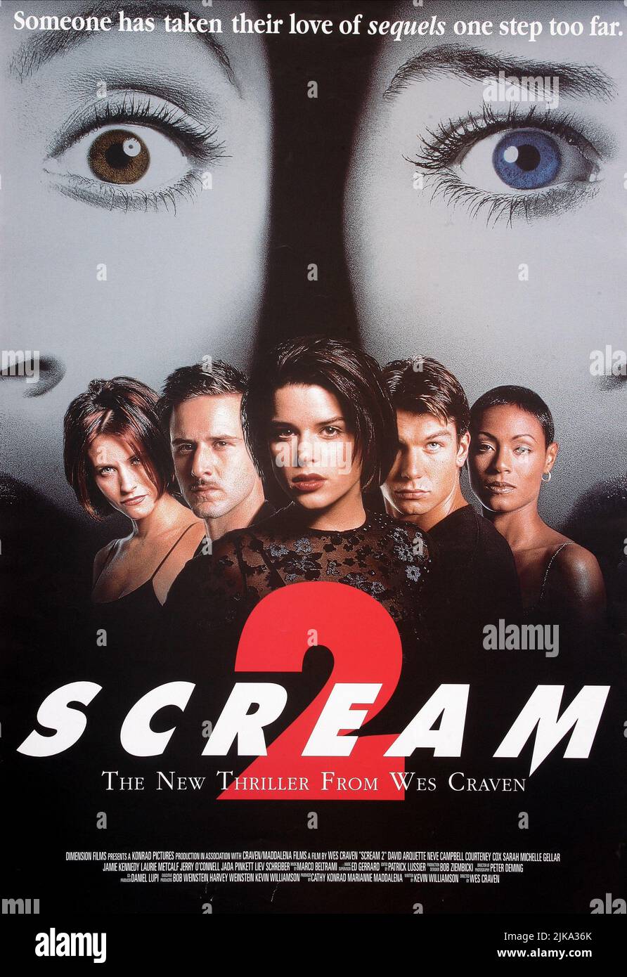 Courteney Cox, David Arquette, Neve Campbell, Jerry O'Connell, Jada Pinkett Smith Poster film: Scream 2 (USA 1997) personnages: Gale Weathers,Dwight 'Dewey' Riley,Sidney Prescott,Derek Feldman, Directeur: WES Craven 10 décembre 1997 **AVERTISSEMENT** cette photographie est destinée à un usage éditorial exclusif et est protégée par les droits d'auteur des FILMS DIMENSION et/ou du photographe attribué par la Société de film ou de production et ne peut être reproduite que par des publications dans le cadre de la promotion du film ci-dessus. Un crédit obligatoire pour LES FILMS DIMENSION est requis. Le photographe doit également être crédité lorsqu'il est connu. Pas de co Banque D'Images