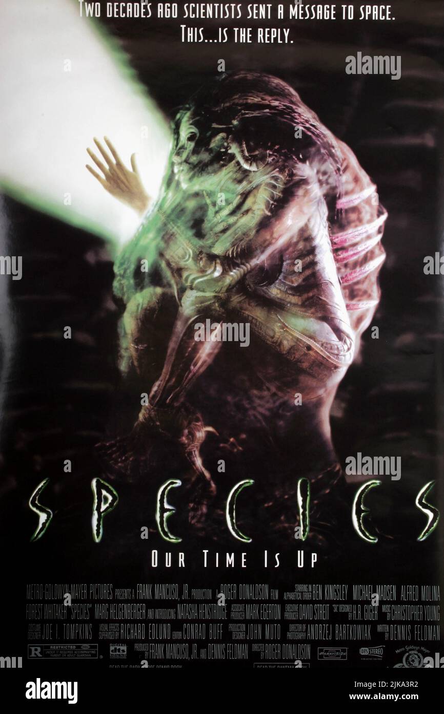 Film Poster film: Species (USA 1995) / Design by H.R. Giger Directeur: Roger Donaldson 07 juillet 1995 **AVERTISSEMENT** cette photographie est à usage éditorial exclusif et est le droit d'auteur de MGM et/ou le photographe assigné par la Société de film ou de production et ne peut être reproduite que par des publications en conjonction avec la promotion du film ci-dessus. Un crédit obligatoire pour MGM est requis. Le photographe doit également être crédité lorsqu'il est connu. Aucune utilisation commerciale ne peut être accordée sans l'autorisation écrite de la Société du film. Banque D'Images