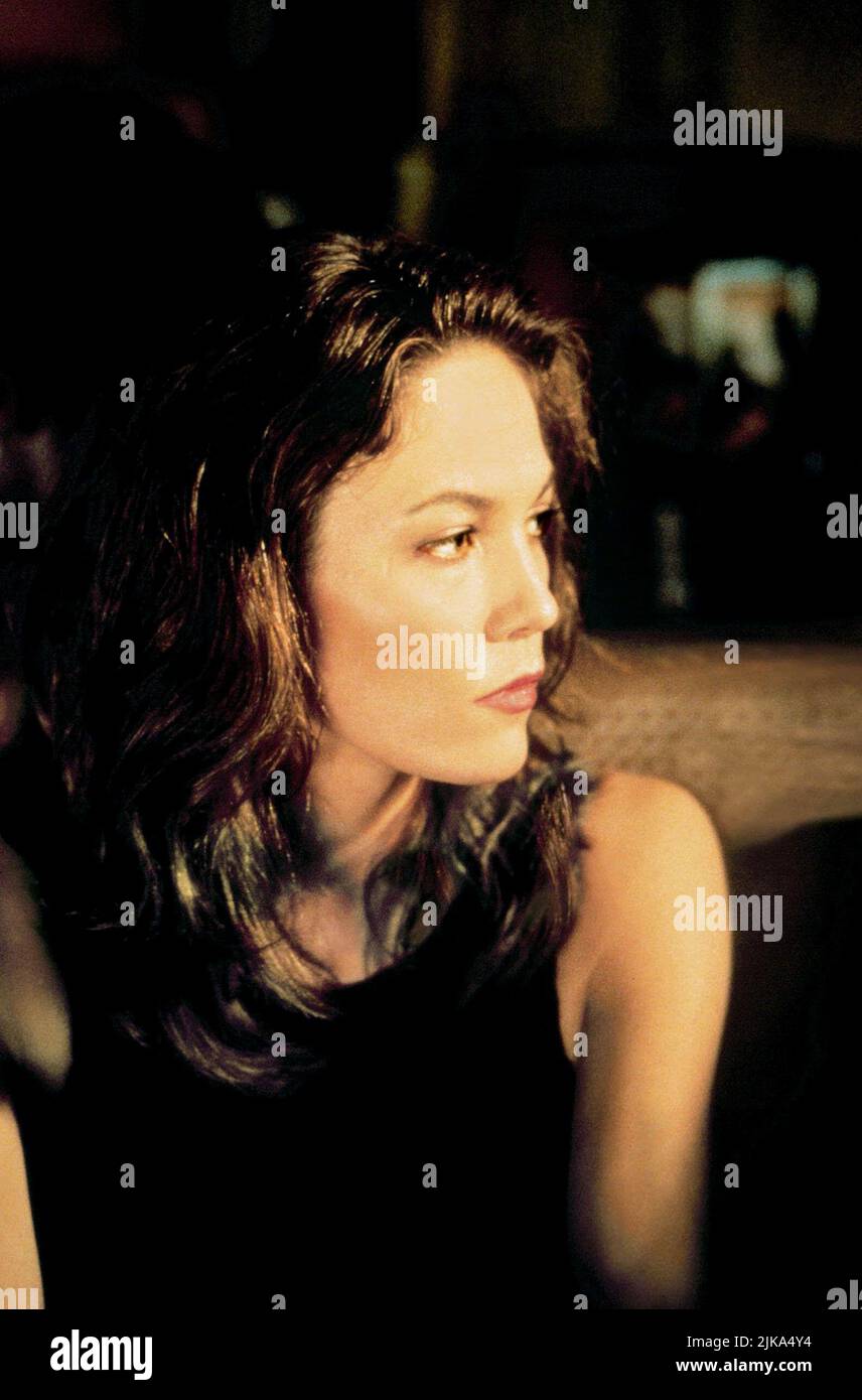 Diane Lane film Murder at 1600 (1997) personnages : agent Nina chance réalisateur : Dwight H. Little 18 avril 1997 **AVERTISSEMENT** cette photographie est à usage éditorial exclusif et est protégée par les droits d'auteur de WARNER BROS et/ou du photographe désigné par The film or production Company et ne peut être reproduite que par des publications en liaison avec la promotion du film ci-dessus. Un crédit obligatoire à WARNER BROS est requis. Le photographe doit également être crédité lorsqu'il est connu. Aucune utilisation commerciale ne peut être accordée sans autorisation écrite de The film Company. Banque D'Images