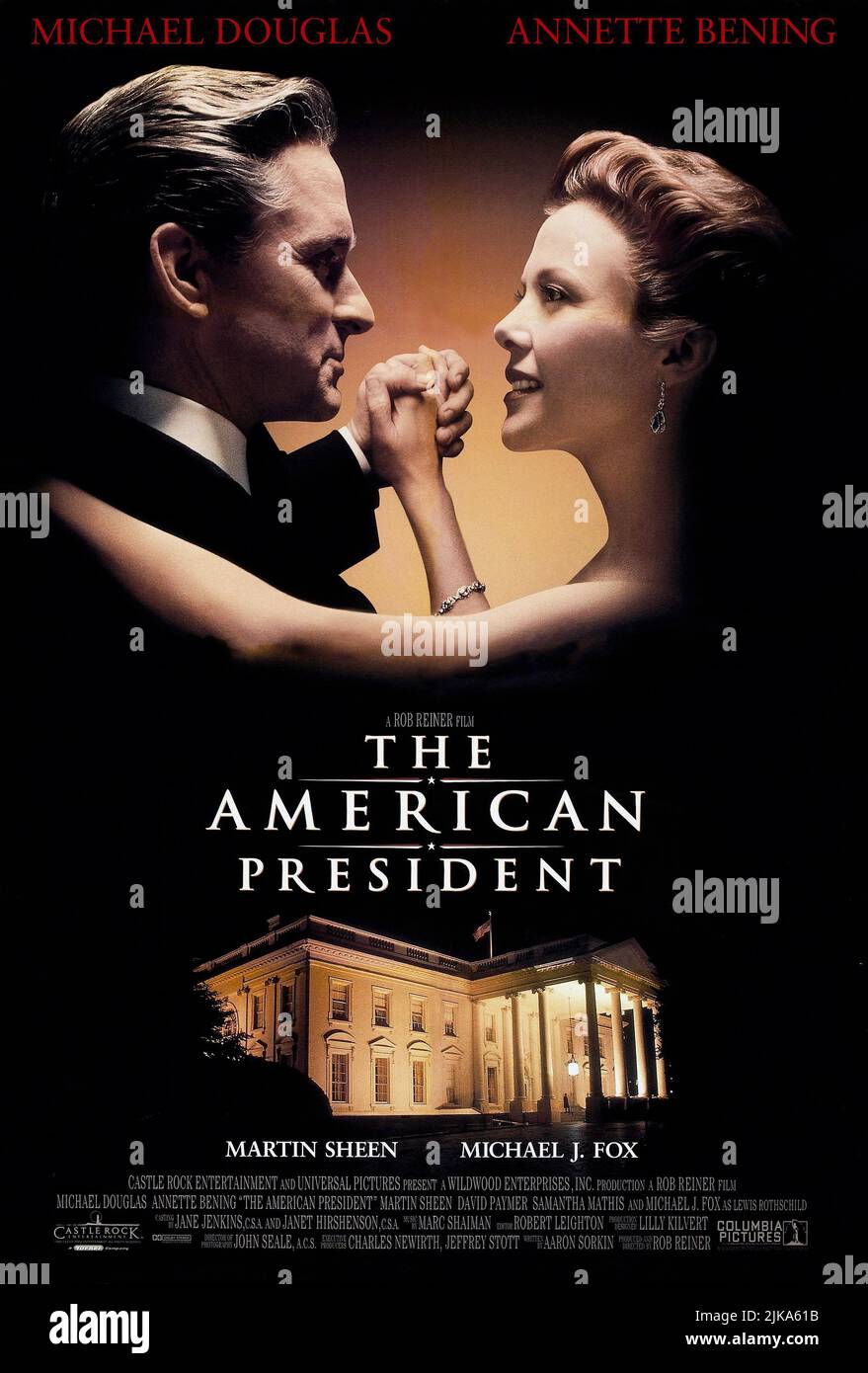 Michael Douglas & Annette Bening film de l'affiche : le président américain (1997) personnages : le président Andrew Shepherd, Sydney Ellen Wade Directeur : Rob Reiner 08 novembre 1995 **AVERTISSEMENT** cette photographie est à usage éditorial exclusif et est le droit d'auteur de COLUMBIA et/ou le photographe assigné par la Société du film ou de la production et ne peut être reproduite que par des publications dans le cadre de la promotion du film ci-dessus. Un crédit obligatoire pour LA COLOMBIE est requis. Le photographe doit également être crédité lorsqu'il est connu. Aucune utilisation commerciale ne peut être accordée sans l'autorisation écrite de film Compas Banque D'Images