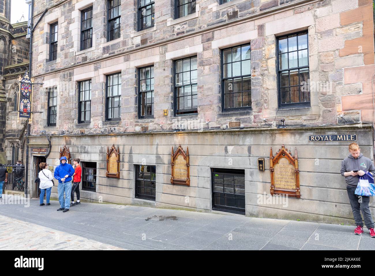 Le restaurant écossais Witchery sur le Royal Mile Édimbourg un jour d'été, façade du restaurant du château et Boswell court, Écosse, Royaume-Uni Banque D'Images