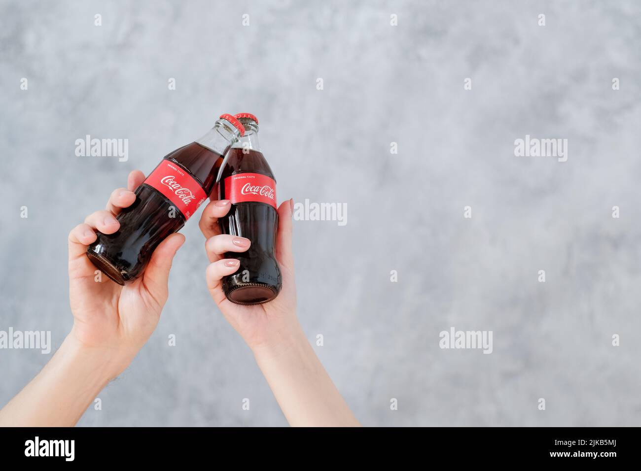 seau en verre coca-cola pour partager la boisson Banque D'Images