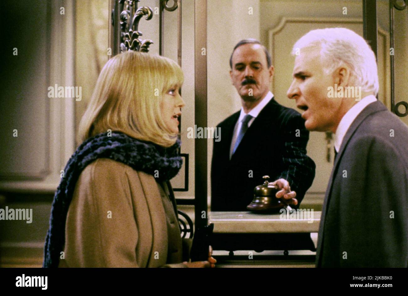 Goldie Hawn, John Cleese, Steve Martin film The Out-of-Towners (1999) personnages : Nancy Clark,Mr. Mersault,Henry Clark réalisateur : Sam Weisman 02 avril 1999 **AVERTISSEMENT** cette photographie est réservée à un usage éditorial et est protégée par les droits d'auteur de PARAMOUNT et/ou du photographe désigné par le film ou la société de production et ne peut être reproduite que par des publications dans le cadre de la promotion du film ci-dessus. Un crédit obligatoire à PARAMOUNT est requis. Le photographe doit également être crédité lorsqu'il est connu. Aucune utilisation commerciale ne peut être accordée sans autorisation écrite de The film Company. Banque D'Images Goldie Hawn, John Cleese, Steve Martin film The Out-of-Towners (1999) personnages : Nancy Clark,Mr. Mersault,Henry Clark réalisateur : Sam Weisman 02 avril 1999 **AVERTISSEMENT** cette photographie est réservée à un usage éditorial et est protégée par les droits d'auteur de PARAMOUNT et/ou du photographe désigné par le film ou la société de production et ne peut être reproduite que par des publications dans le cadre de la promotion du film ci-dessus. Un crédit obligatoire à PARAMOUNT est requis. Le photographe doit également être crédité lorsqu'il est connu. Aucune utilisation commerciale ne peut être accordée sans autorisation écrite de The film Company. Banque D'Images