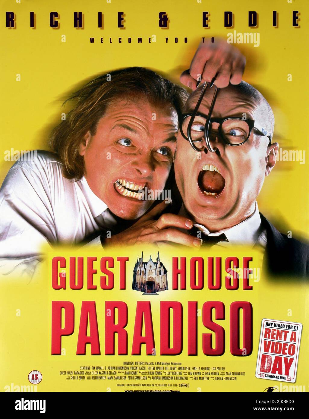 Rik Mayall & Adrian Edmondson Poster film Guest House Paradiso (1999) personnages : Richard Twat & réalisateur : Adrian Edmondson 03 décembre 1999 **AVERTISSEMENT** cette photographie est réservée à un usage éditorial et est la propriété de POLYGRAM et/ou du photographe assigné par le film ou la société de production et ne peut être reproduite que par des publications en liaison avec la promotion du film ci-dessus. Un crédit obligatoire pour POLYGRAM est requis. Le photographe doit également être crédité lorsqu'il est connu. Aucune utilisation commerciale ne peut être accordée sans autorisation écrite de The film Company. Banque D'Images
