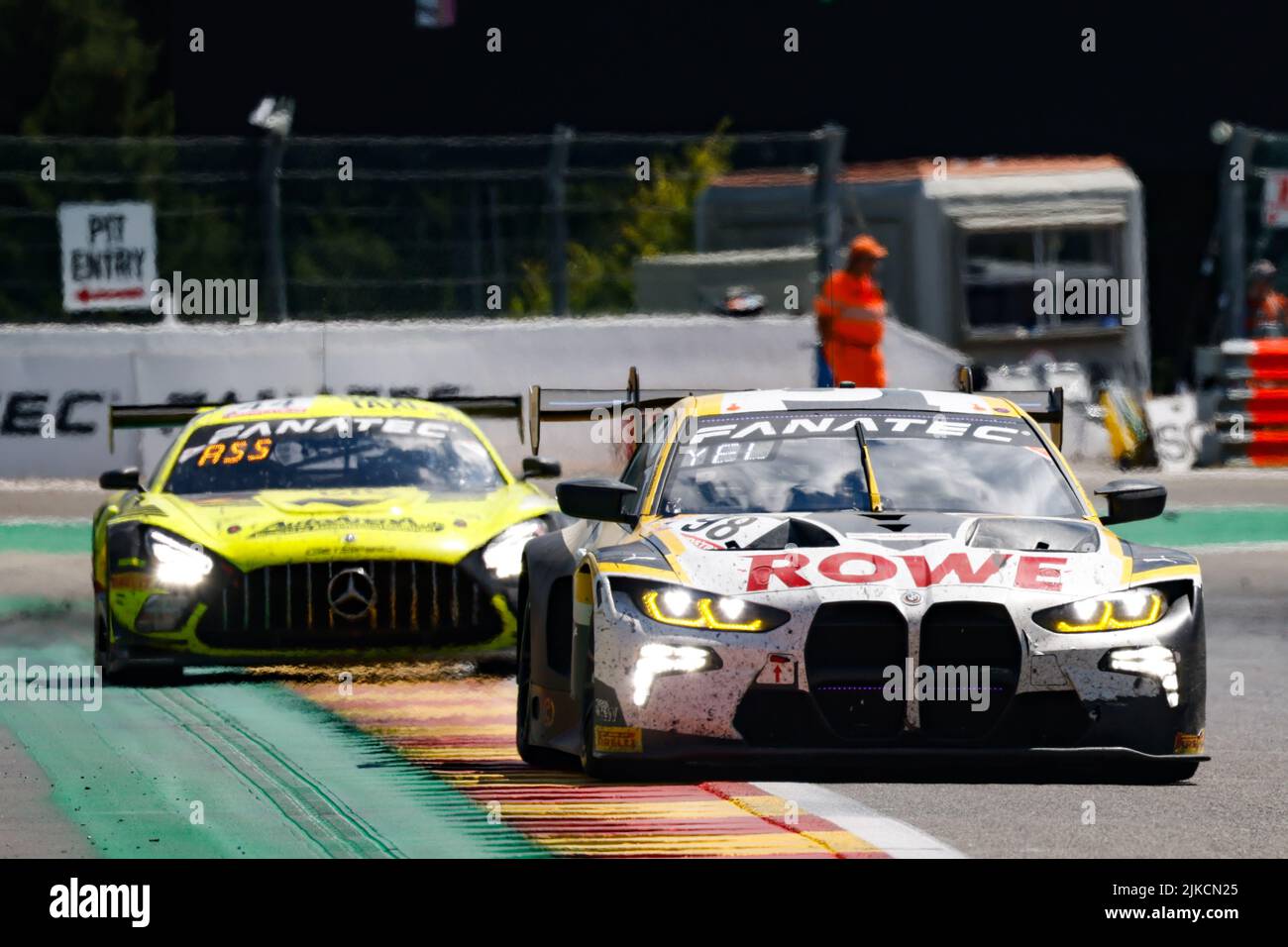 98 Rowe Racing, BMW M4 GT3 d'Augusto FARFUS, Nicholas YELLOLY, Nicky CATSBURG, en action et 44 GetSpeed, Mercedes-AMG GT3 de Michael BLANCHEMAIN, Patrick ASSENHEIMER, Axel BLOM, Jim PLA, en action pendant les 24 heures de Spa 2022 de TotalEnergies, 7th tour du défi mondial 2022 de Fanatec GT Europe Powered by AWS, de 27 juillet à 31, 2021 sur le circuit de Spa-Francorchamps, à Stavelot, Belgique - photo: Paul Vaicle / DPPI/DPPI/LiveMedia Banque D'Images