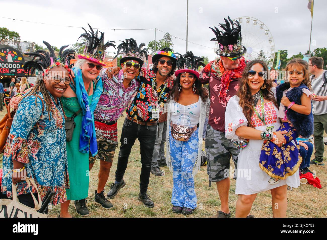 WOMAD REVIENT POUR TRIOMPHANT anniversaire de 40th • 40 000 festivalgoers ont assisté à l’anniversaire de 40th du WOMAD • l’extravagance de 4 jours a vu Fatoumata Diawara, Angélique Kidjo, Kae Tempest, The Flaming Lips, Cimafunk, Fantastic Negrito, Gilberto Gil & Family et Lianne la Havas prennent les étapes • WOMAD se reflète sur 40 ans : 300 festivals internationaux répartis sur six continents, totalisant 10 000 artistes et éduquant des millions. WOMAD, Charlton Park, 28-31 juillet 2022 : WOMAD est retourné au Wiltshire pour célébrer son anniversaire de 40th, un moment historique et le premier au Royaume-Uni depuis 2019. Le hiatus de 1 099 jours, le Festiv Banque D'Images