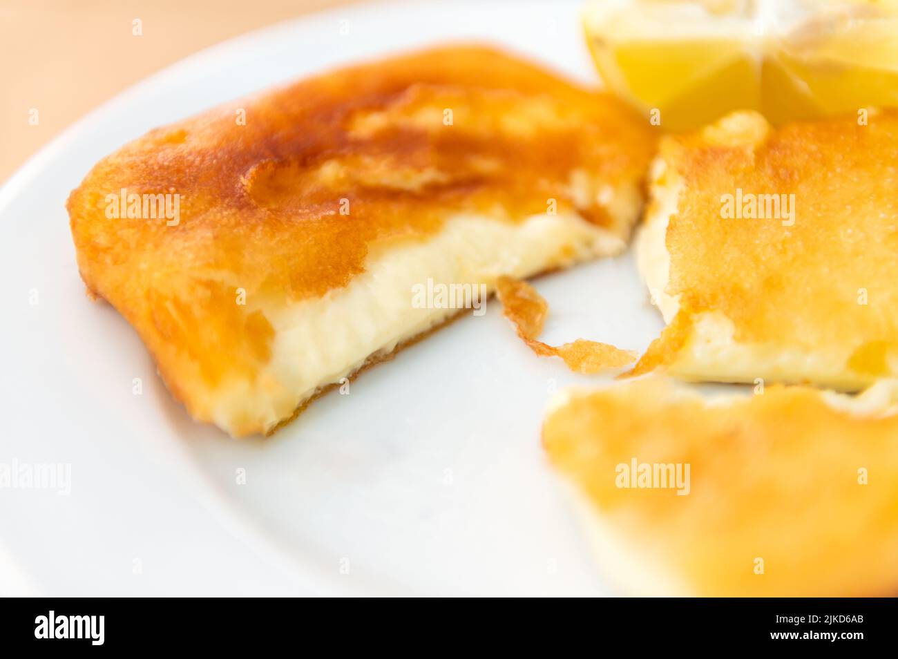 Fromage grec frit, Saganaki Banque D'Images