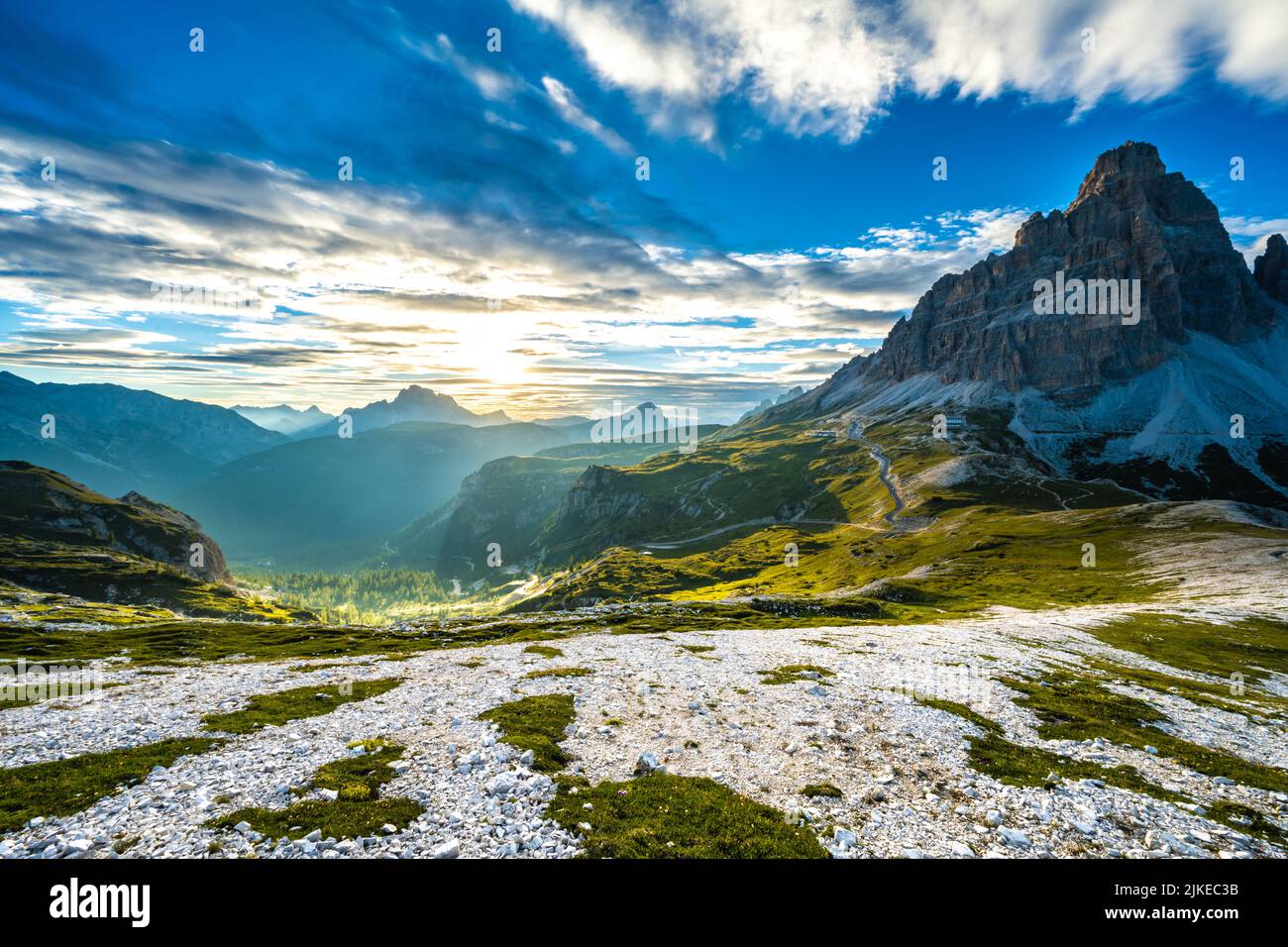 Drei Zinnen Blick in zum Anbruch der goldenen Stunde Banque D'Images