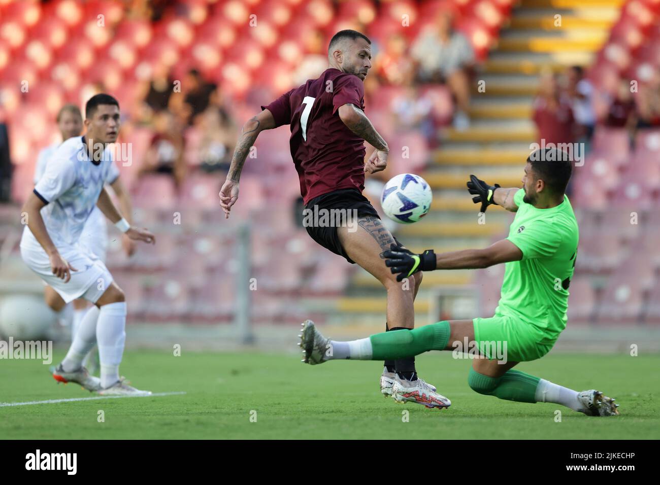 Foto Alessandro Garofalo/LaPresse30 Luglio 2022 Salerno, Italia - Reggina 1914 vs Adana Demirspelr - amichevole estive Prima trofeo Angelo Iervolino. Stade Arechi. Nella foto: Jeremy Menez (Reggina 1914); 30 juillet , 2022 Salerno, Italie - Reggina 1914 vs Adana Demirspor , sport de football, match amical d'été premier Angelo Iervolino trophée Arechi stade. Dans la photo: Jeremy Menez (Reggina 1914); Banque D'Images