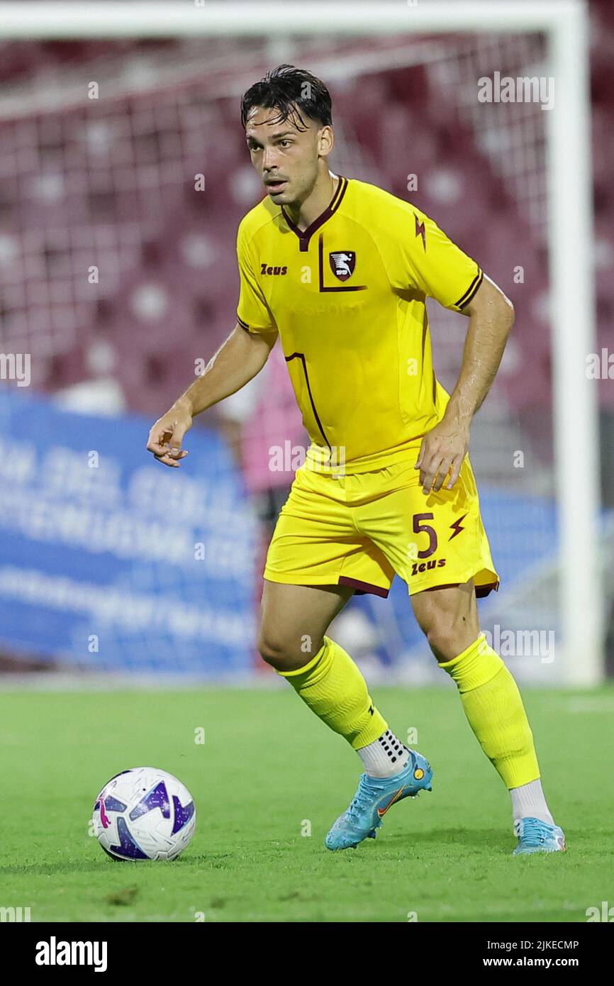 Foto Alessandro Garofalo/LaPresse30 Luglio 2022 Salerno, Italie - États-Unis Salernitana vs Adana Demirspelr - amichevole estive Prima trofeo Angelo Iervolino. Stade Arechi. Nella foto: Frederic Veseli (Etats-Unis Salernitana 1919); 30 juillet , 2022 Salerno, Italie - Etats-Unis Salernitana vs Adana Demirspor, football sportif, match d'été amical premier stade de trophée Angelo Iervolino Arechi. Dans la photo: Frederic Veseli (Etats-Unis Salerntana 1919); Banque D'Images