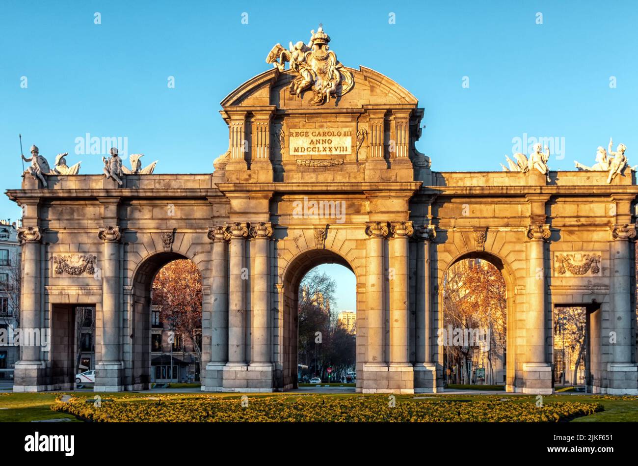 Puerta de Alcalá en la Plaza de la Independencia, Madrid, España Banque D'Images