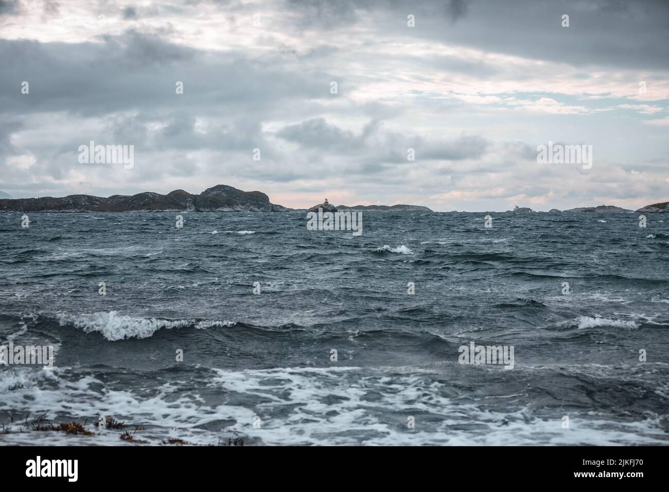 Mer de Norvège rugueuse en raison du vent fort Banque D'Images
