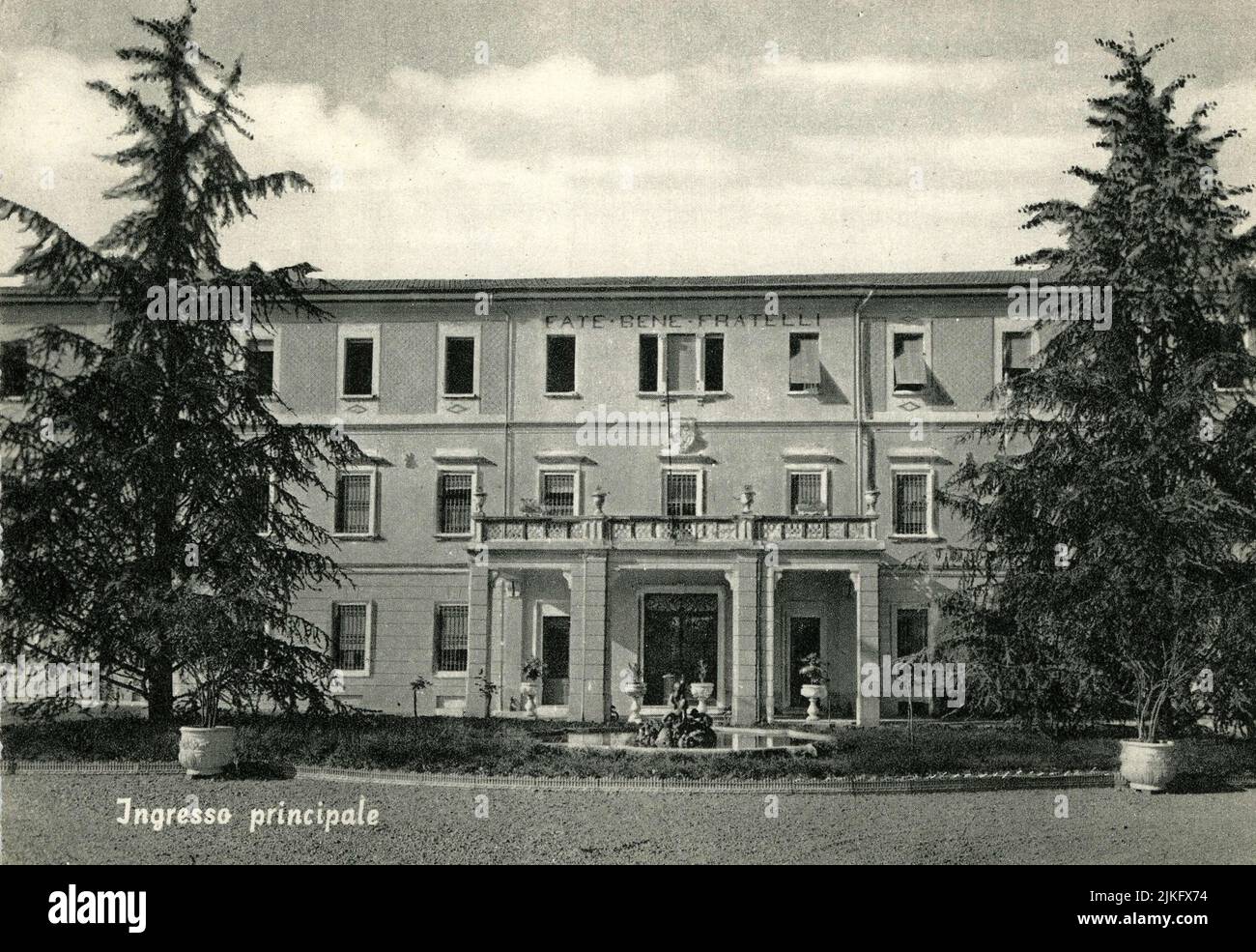 L’edificio, anticamente di propriétaire delle dame inglesi di Cosway del Collegio di Lodi, fu acquistato dall'Ordine dei Fatebenefratelli nel 1892. Dopo i lavori di adattamento della casa, iniziati nell'autunno del 1893, il 19 maggio 1894 il Prefetto di Milano emanava un decreto che autorizava i Fatebenefratelli all'apertura di un manucomio privato maschile. Il numero dei pazienti aumentava progressivamente con il passare degli anni, fino a raggiungere il suo massimo nel 1960 con 1306 pazienti. Banque D'Images