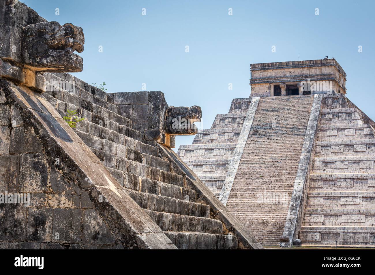 Vieille ruine de la pyramide de Chichen Itza kukulcan, civilisation maya ancienne Banque D'Images
